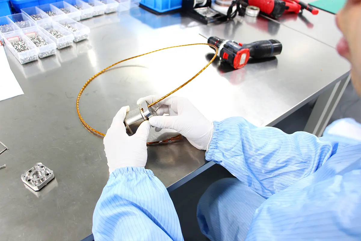 Assembly and Debugging of Vacuum High-Low Temperature Radiation-Resistant Platform 7